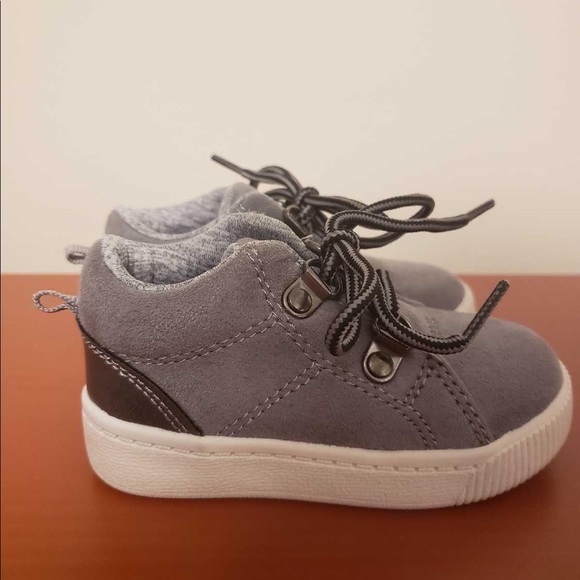 ⭐️2/25⭐️ NWOT Carter’s sneakers - Picture 2 of 4